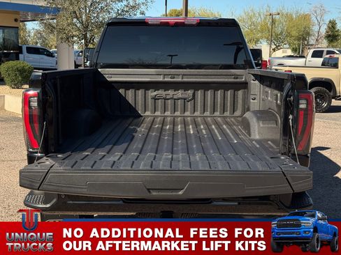 Used 2024 GMC Sierra 2500 AT4 image 7