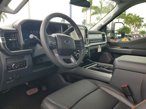New 2026 Ford F250 Lariat w/ Black Appearance Package AWD/4WD image 9