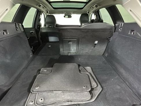 Used 2025 Volvo XC60 B5 Core AWD/4WD image 28