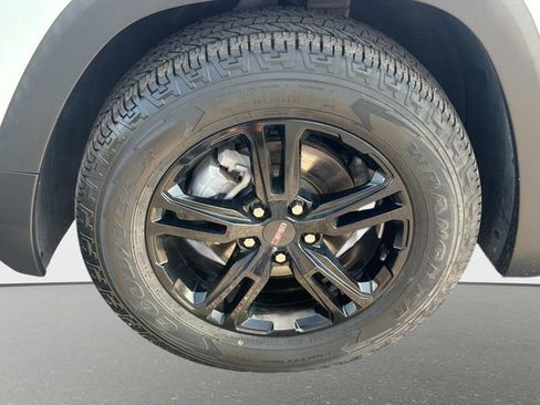 Used 2023 GMC Terrain AT4 AWD/4WD image 10