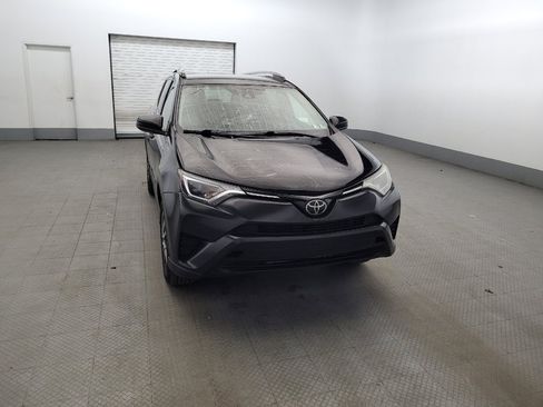 Used 2018 Toyota RAV4 LE FWD image 14