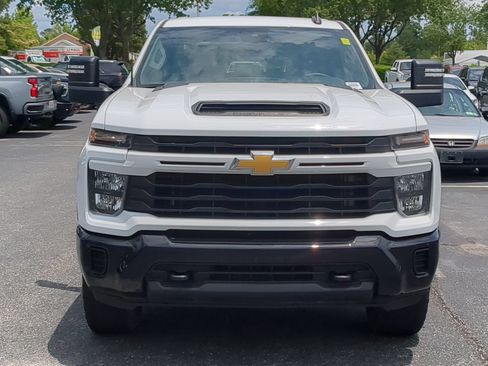 Used 2024 Chevrolet Silverado 2500 Custom w/ Custom Value Package AWD/4WD image 3