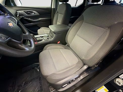 Used 2021 Chevrolet Traverse LS image 11