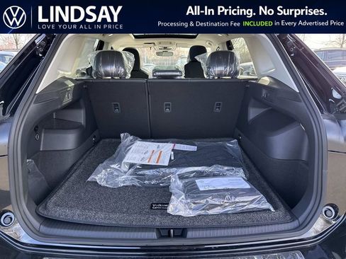 New 2026 Volkswagen Tiguan SE FWD image 11