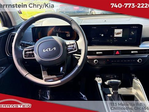 Used 2024 Kia Sorento S AWD/4WD image 6