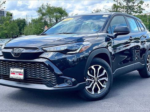 Used 2024 Toyota Corolla Cross AWD Hybrid image 1