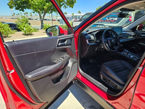 Used 2024 Mitsubishi Outlander SE image 17