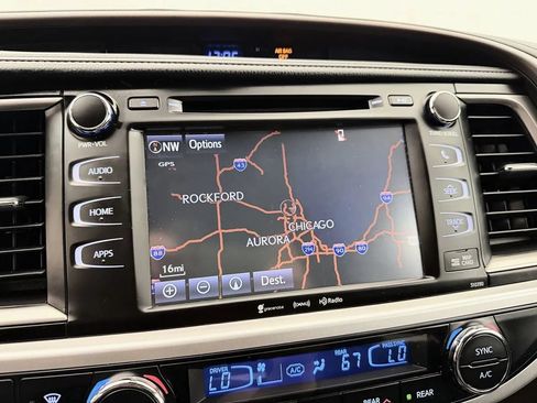 Used 2019 Toyota Highlander XLE AWD/4WD image 19