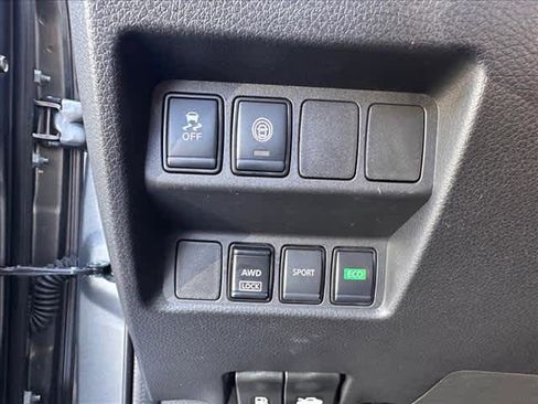 Used 2022 Nissan Rogue Sport S image 17