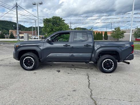 Used 2024 Toyota Tacoma TRD Off-Road AWD/4WD image 2