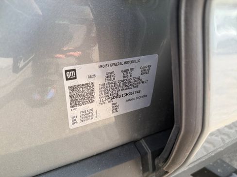 Used 2025 Chevrolet Suburban Z71 image 29