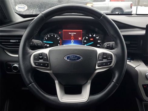 Certified 2023 Ford Explorer XLT image 30