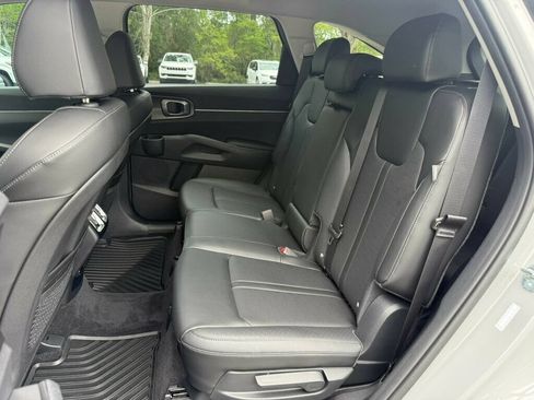 Used 2026 Kia Sorento S FWD image 7