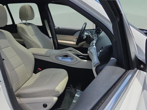 Used 2025 Mercedes-Benz GLE 350 4MATIC image 17
