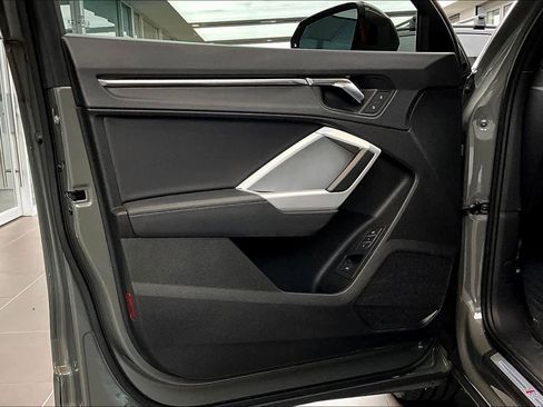 Used 2023 Audi Q3 2.0T Premium w/ Convenience Package image 21