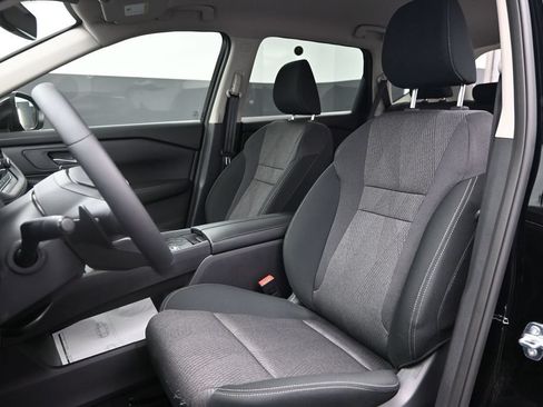 Certified 2026 Nissan Rogue SV FWD image 20