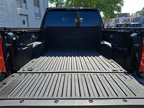 Used 2025 Toyota Tacoma Limited AWD/4WD image 31
