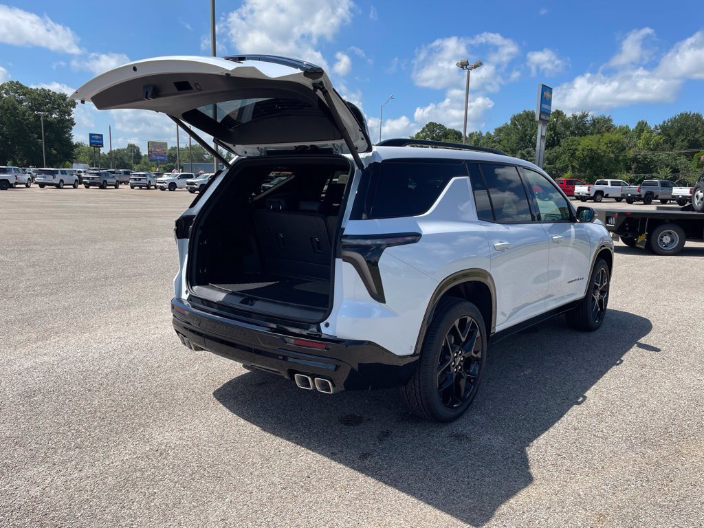 New 2026 Chevrolet Traverse RS w/ LPO, Floor Liner Package FWD image 38