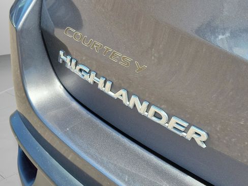 Used 2016 Toyota Highlander Limited AWD/4WD image 29