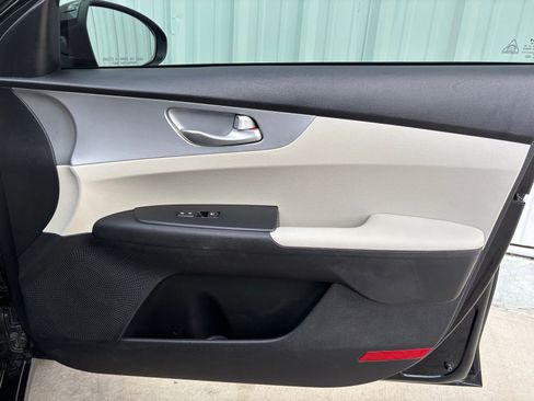 Used 2023 Kia Forte LXS image 33