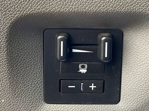 Used 2013 Chevrolet Silverado 2500 W/T image 26