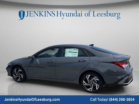 New 2026 Hyundai Elantra Limited FWD image 10