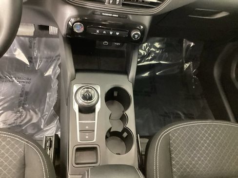 Used 2024 Ford Escape Active w/ Tech Pack #1 AWD/4WD image 17