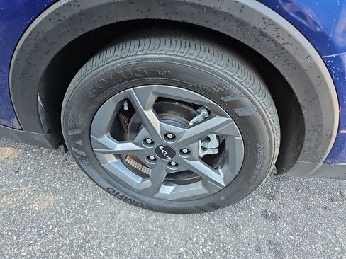 Used 2025 Kia K4 LXS image 29