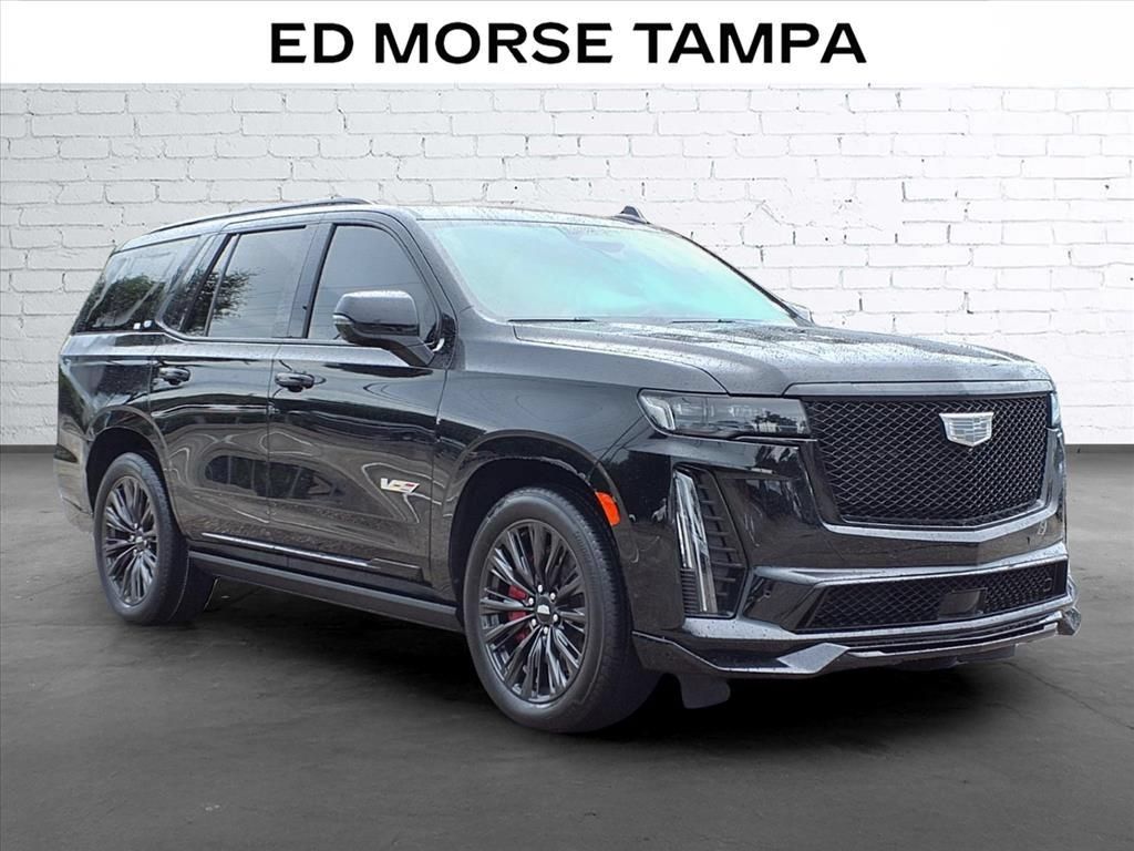 Certified 2023 Cadillac Escalade V w/ LPO, ONYX Package AWD/4WD image 5
