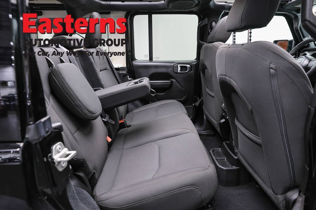 Used 2023 Jeep Wrangler Unlimited w/ Sun & Screen Package AWD/4WD image 23