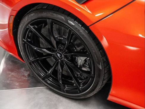 Used 2023 McLaren Artura image 23