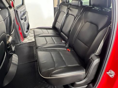 Used 2019 RAM 1500 Laramie AWD/4WD image 15
