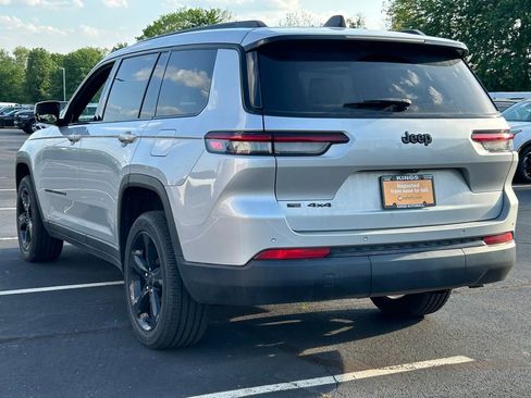 Used 2023 Jeep Grand Cherokee L Laredo image 5