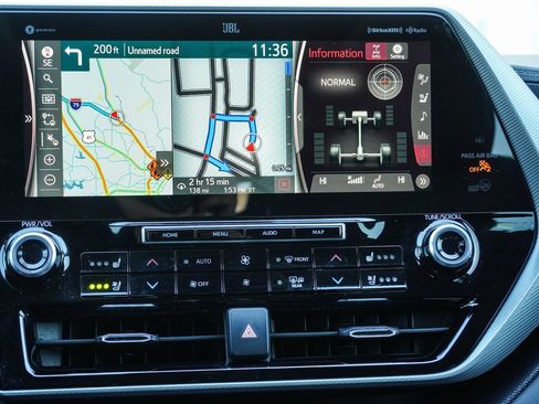 Used 2020 Toyota Highlander Platinum image 25