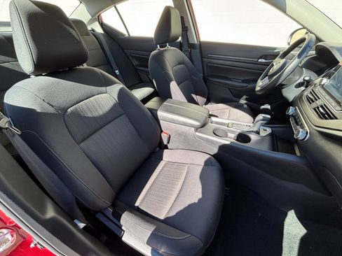 Used 2025 Nissan Altima 2.5 SV image 36