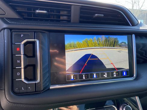 Used 2022 GMC Yukon XL Denali w/ Denali Ultimate Package image 31