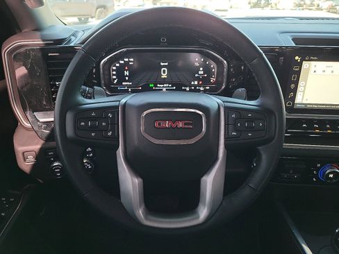Used 2024 GMC Sierra 1500 SLT image 19