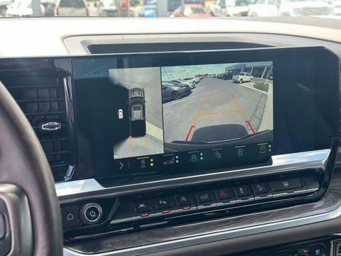 Certified 2022 Chevrolet Silverado 1500 LTZ w/ Technology Package AWD/4WD image 9
