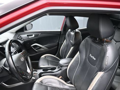Used 2015 Hyundai Veloster Turbo FWD image 19