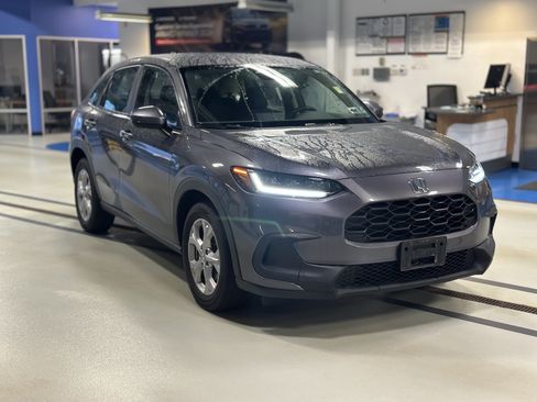 Used 2024 Honda HR-V LX image 3