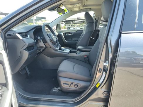 Used 2025 Toyota RAV4 XLE image 13