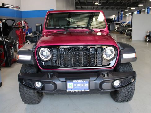 Used 2024 Jeep Wrangler Unlimited Sport AWD/4WD image 2