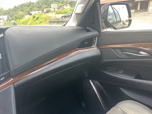 Used 2016 Cadillac Escalade Premium AWD/4WD image 20