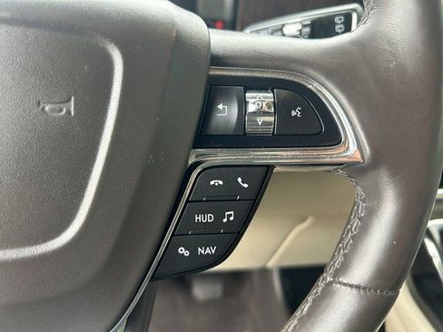 Used 2019 Lincoln Navigator Reserve image 19