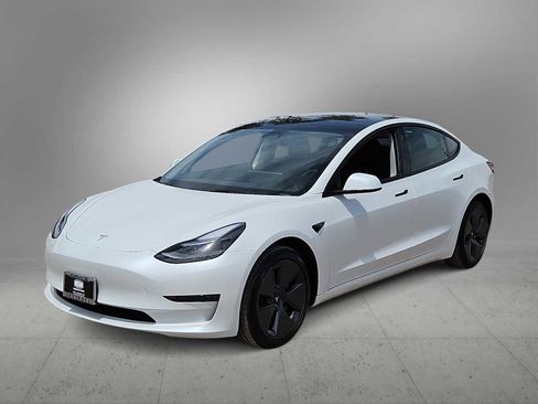 Used 2023 Tesla Model 3 Standard Range RWD image 4