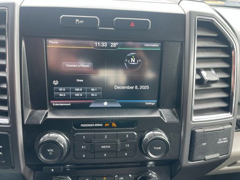 Used 2015 Ford F150 XLT w/ Equipment Group 302A Luxury image 17