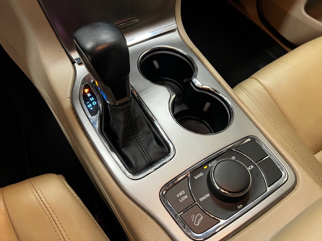 Used 2019 Jeep Grand Cherokee Limited AWD/4WD image 34