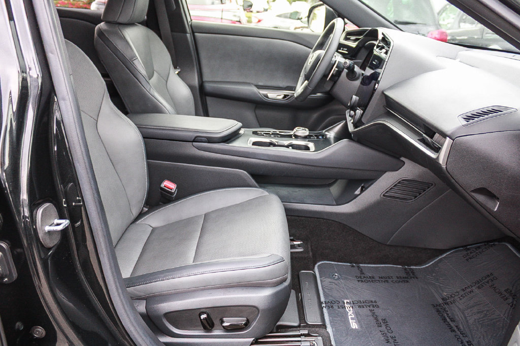 Used 2024 Lexus RZ 300e Premium FWD image 16