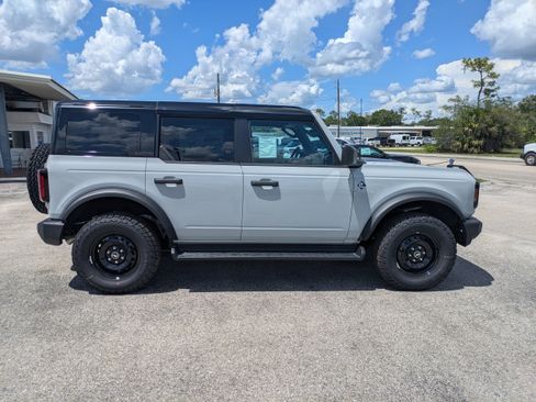 New 2026 Ford Bronco Outer Banks AWD/4WD image 3