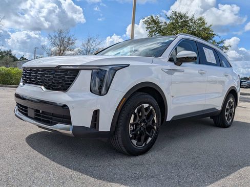 Used 2025 Kia Sorento S w/ Panoramic Sunroof Package FWD image 9